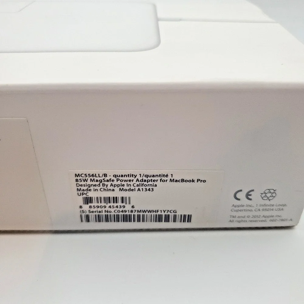 Apple 85w MagSafe Power Adapter MC556ll/B w/ Original Packaging CIB